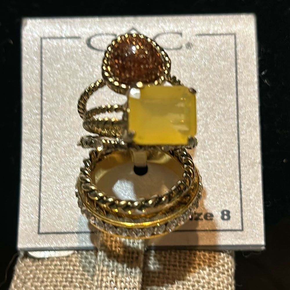 CBC NWT Size 8 Five Rings Gold Tone Faux stones